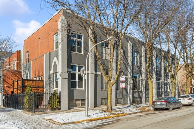 Photo - 2334 W Polk St Townhome