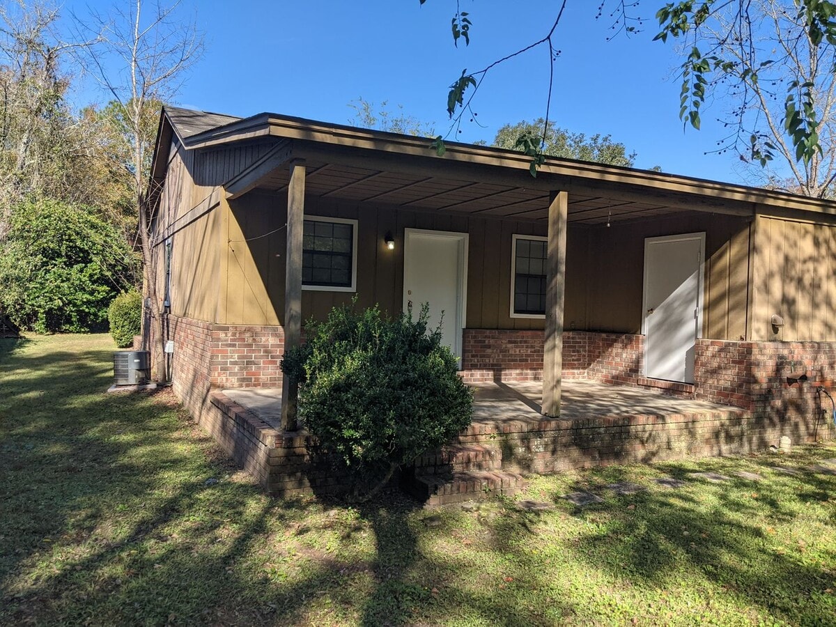 Photo - Two Bedroom Duplex In Canopy Oaks School Zone...Back on the Market!
