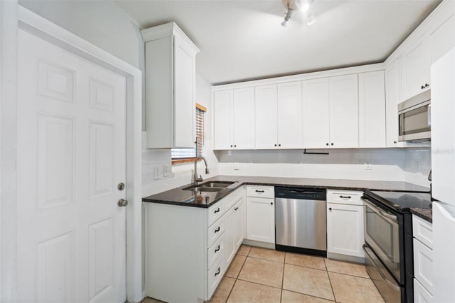 Photo - 801 46th St N