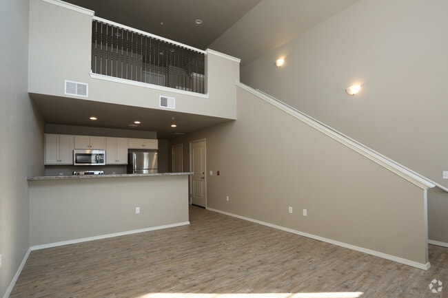 2BR, 2BA - Loft