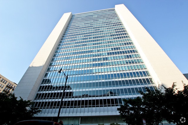 Building Photo - 500 W Superior St Unit 911 Rental
