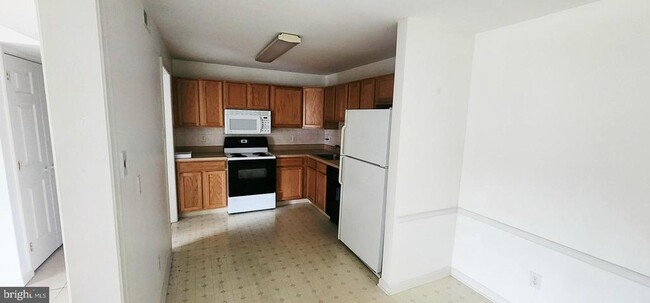 Photo - 1864 Gibson Rd