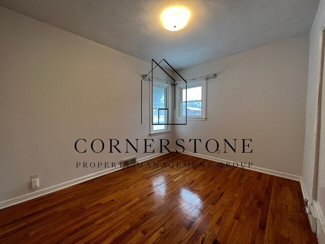 Photo - 915 S 25th St