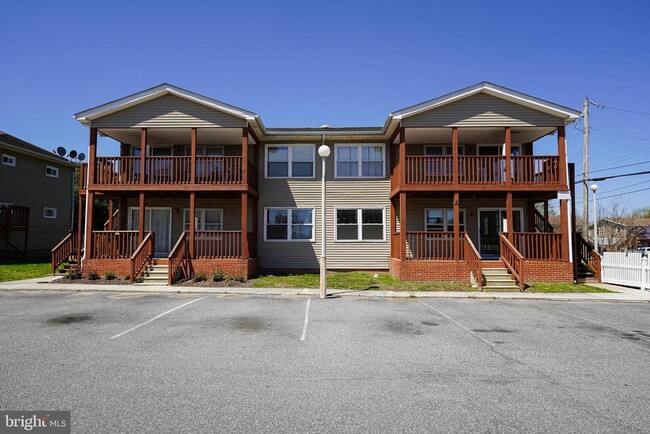 Photo - 516 Bay St Apartment Unit A-1