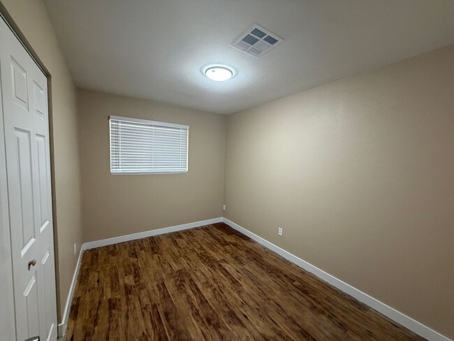 Photo - 5810 W Earll Dr
