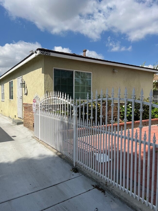 1 Bedroom 1 Bathroom Apartment - 1 Bedroom 1 Bathroom Apartment