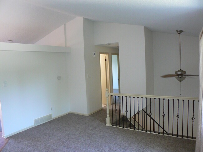 Photo - 2009 Spencer St