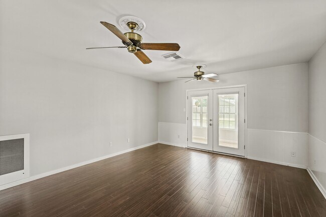 Photo - 10226 Rothbury St