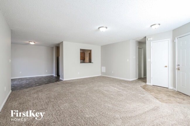 3912 Roundwood Dr