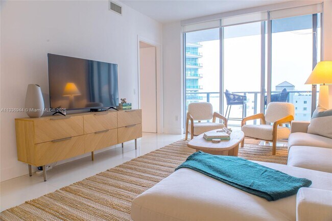 Photo - 1300 Brickell Bay Dr Unit 1608
