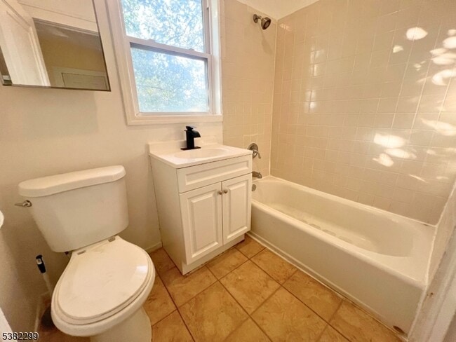 Photo - 638 Paulison Ave