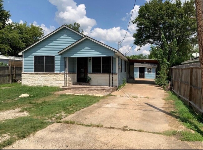 Photo - 2415 Perry St