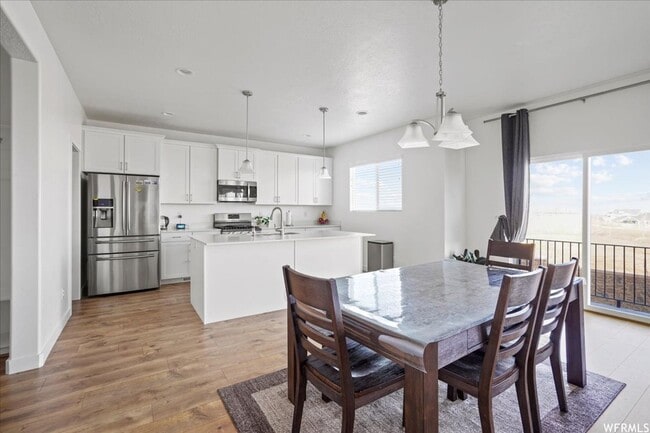 Building Photo - Gorgeous Home with unobstructed views in Herriman