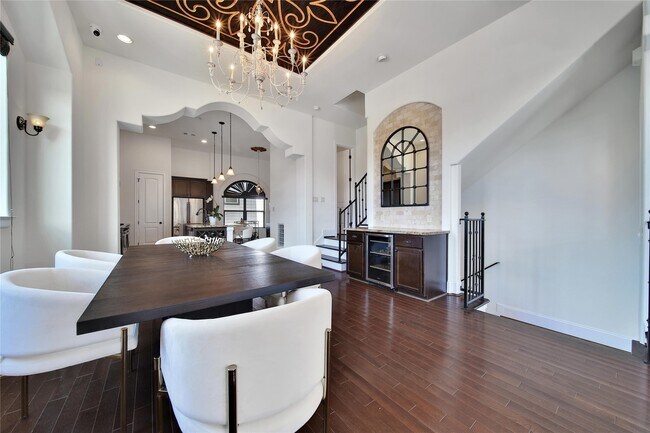 Photo - 2301 Couch St