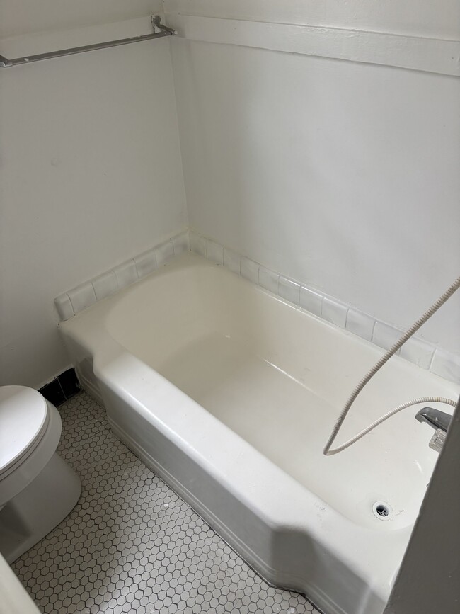 2680 North Blvd Unit 3