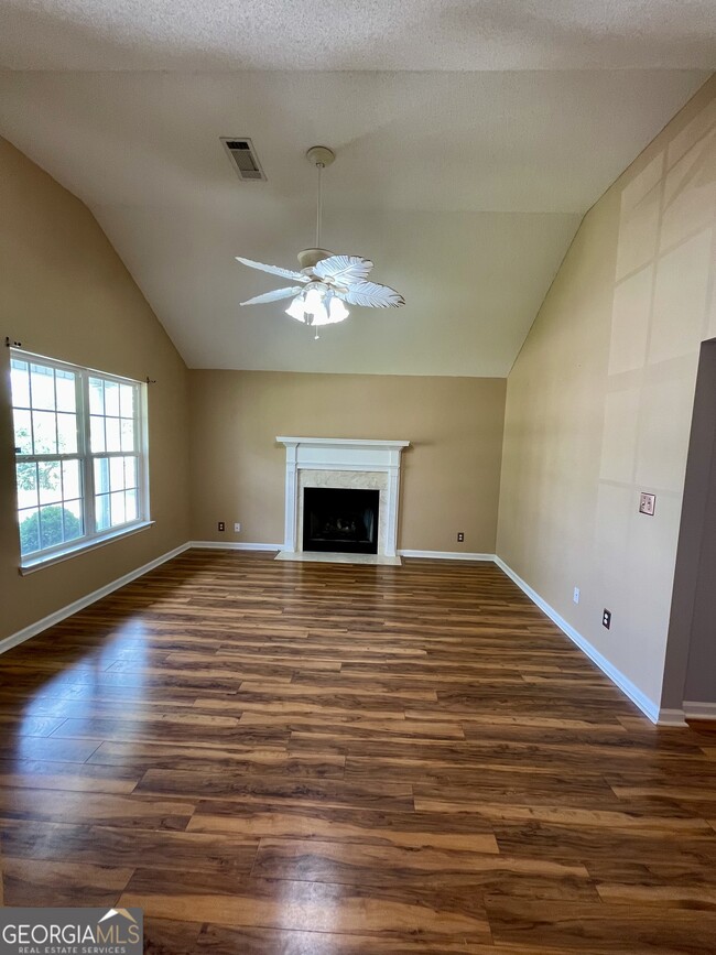 Photo - 207 Grand Ave