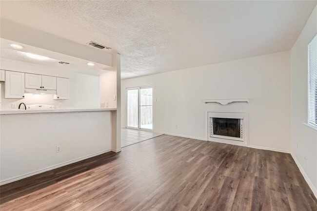 5616 Emerald Forest Dr Unit 121