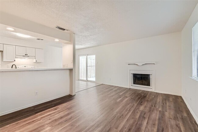 Photo - 5616 Emerald Forest Dr Unit 121