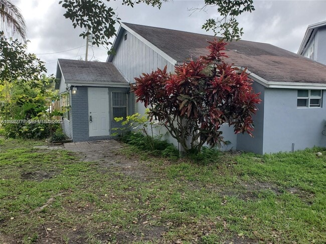 Photo - 701 Columbus Pkwy