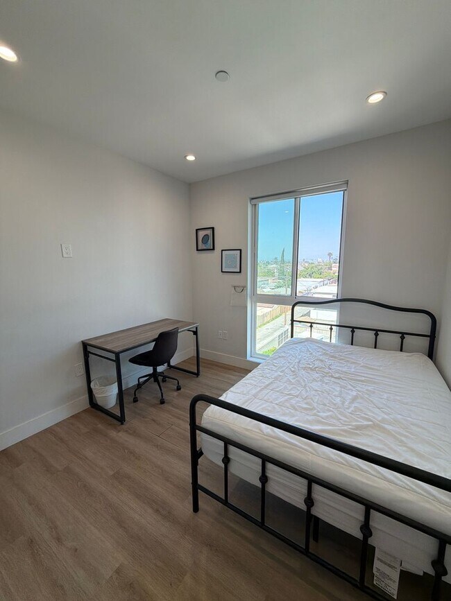 Photo - 3105 Normandie Avenue Unit 3105 B4-4