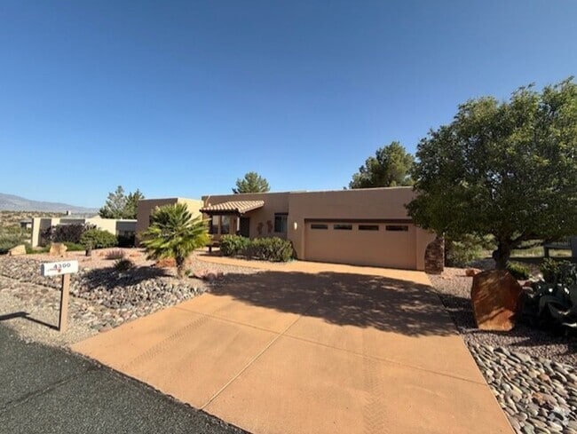 Building Photo - Long Term Vacation Rental Available Now - ...