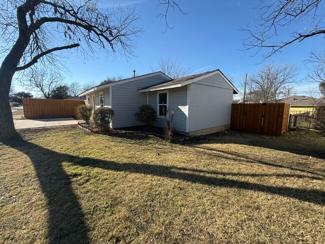 Building Photo - 3911 Orlando Ct