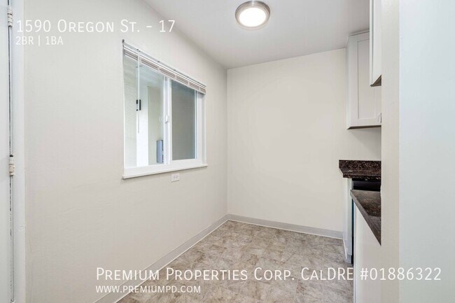 Photo - 1590 Oregon St