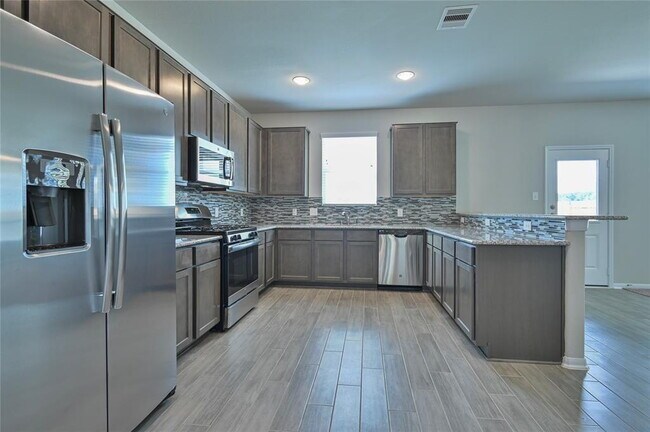 Photo - Spacious 3 Bed, 2.5 Bath Home with 2,135 Sq Ft in Prime Spring Location