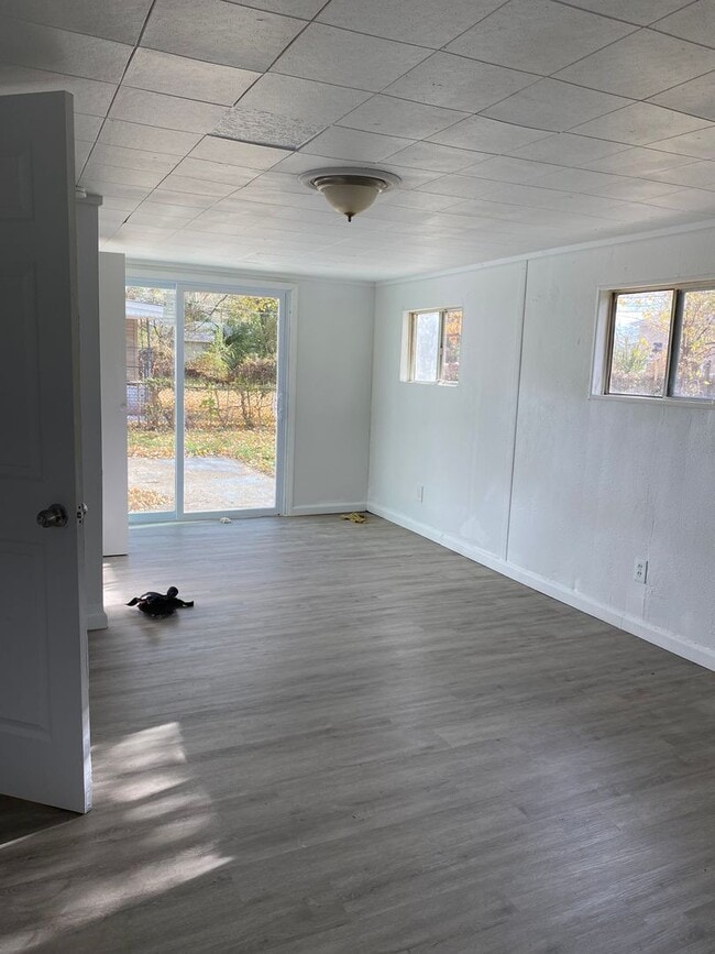 Photo - LIMITED TIME**NO APPLICATION FEE**1/2 OFF DEPOSIT**