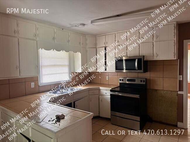 Photo - 5247 Scofield Rd