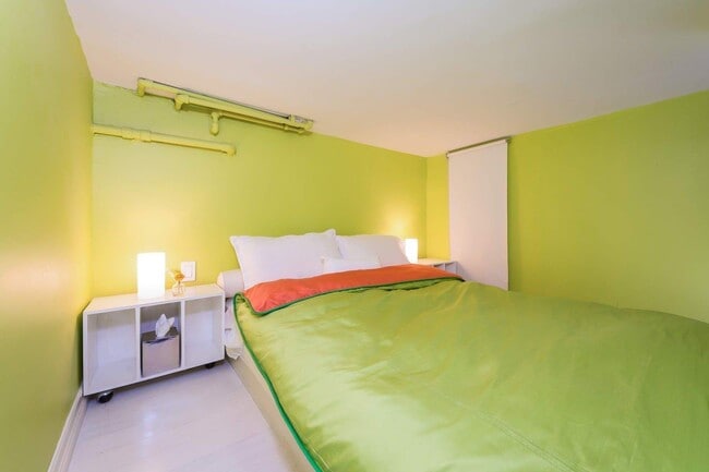 Photo - 310 E 46th St