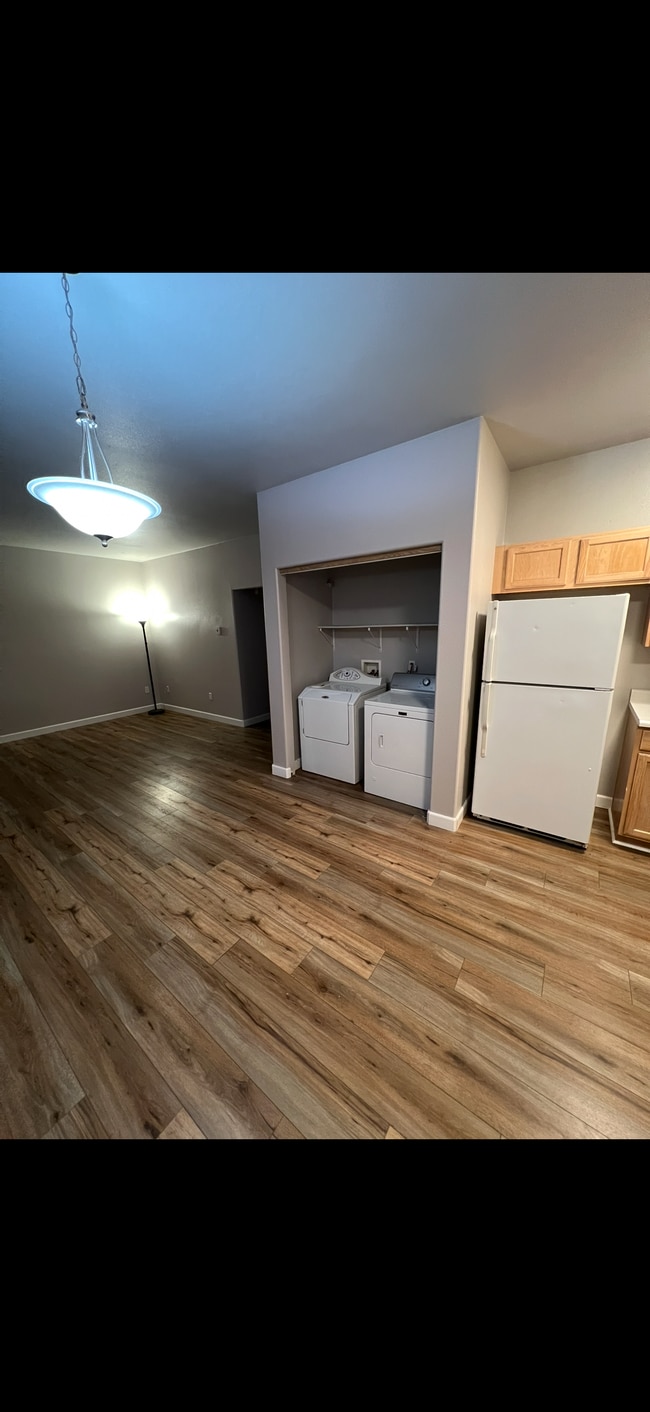 Photo - 225 E Stonehaven Cir
