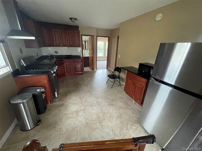 Photo - 89-01 249th St