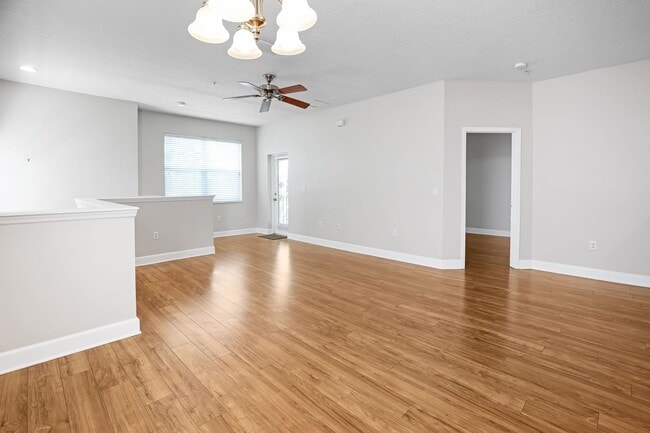 Photo - 3bd/2bth Townhome in Stonehaven. Best Sarasota Location!