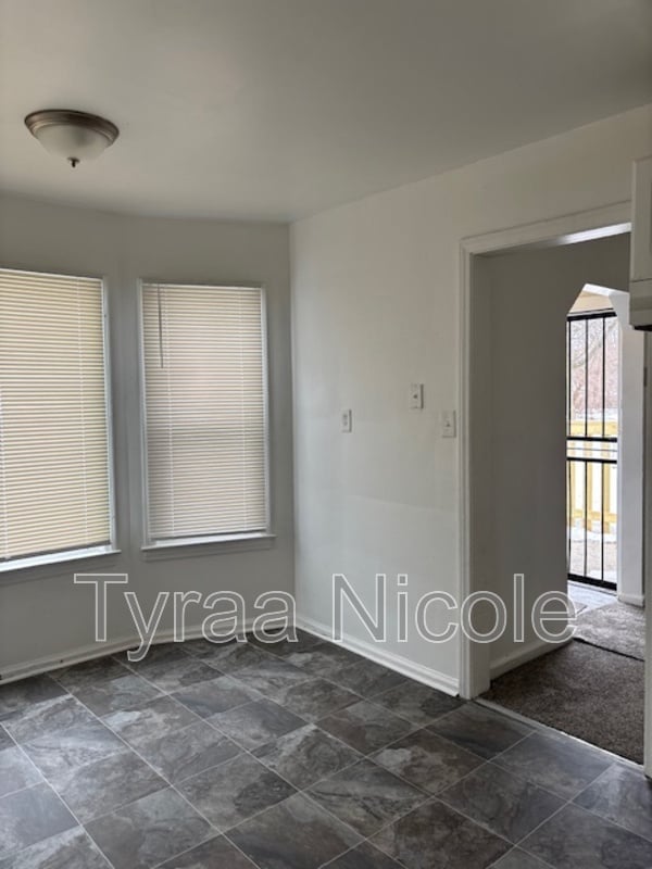 Photo - 18134 Vaughan St