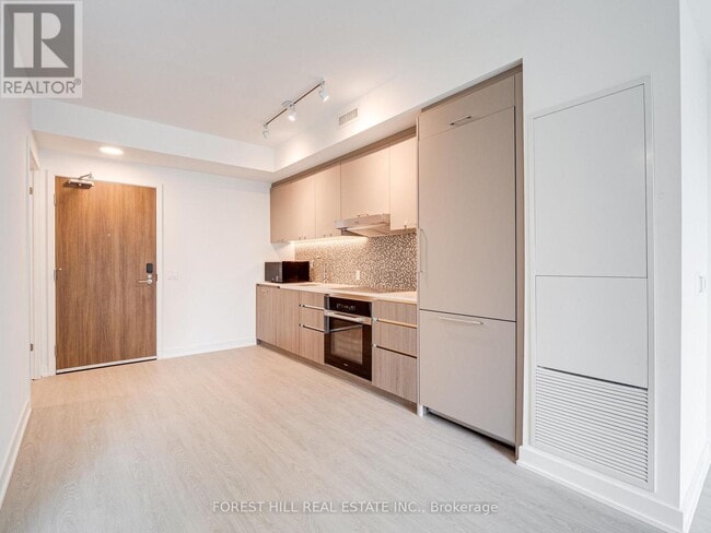 Photo - 8188 Yonge St Unit 202