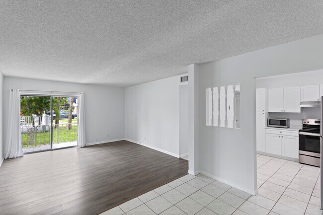 Photo - 495 SE 8th St Unit 140