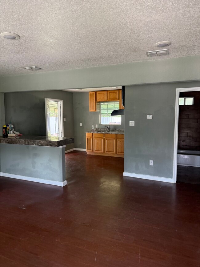 Kitchen - 441 Canton