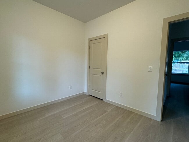 Photo - 1202 W Iowa Ave