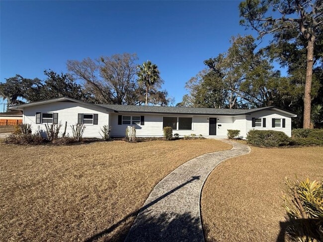 Building Photo - 722 W Russell Dr