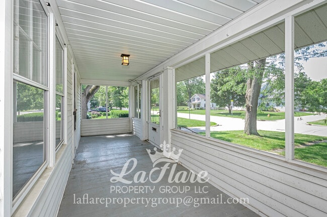 Photo - 613 Locust St