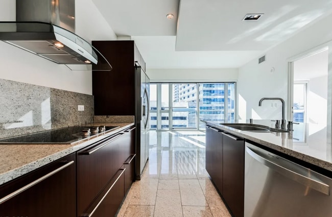 Building Photo - 4471 Dean Martin Dr Unit 507