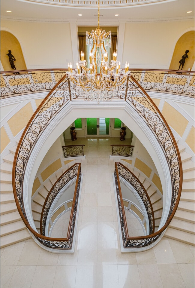 Photo - 1455 Robmar Dr