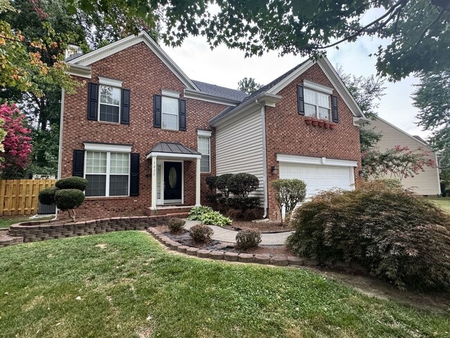 Building Photo - Beautiful, Spacious 3 bedroom home with bonus and fenced yard.