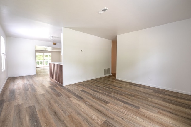 Photo - 199 Sunset Dr S