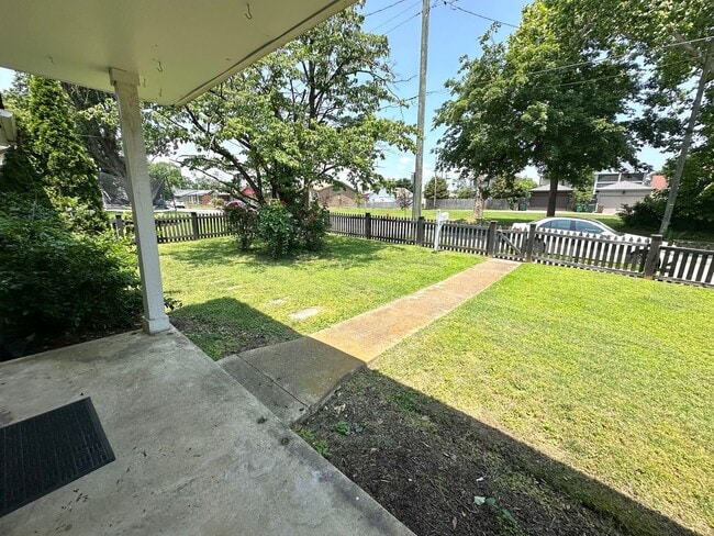 Photo - Cleveland Park Renovation!  Walking Distance to Everything! Jetted Shower - Fully Fenced - Garage...