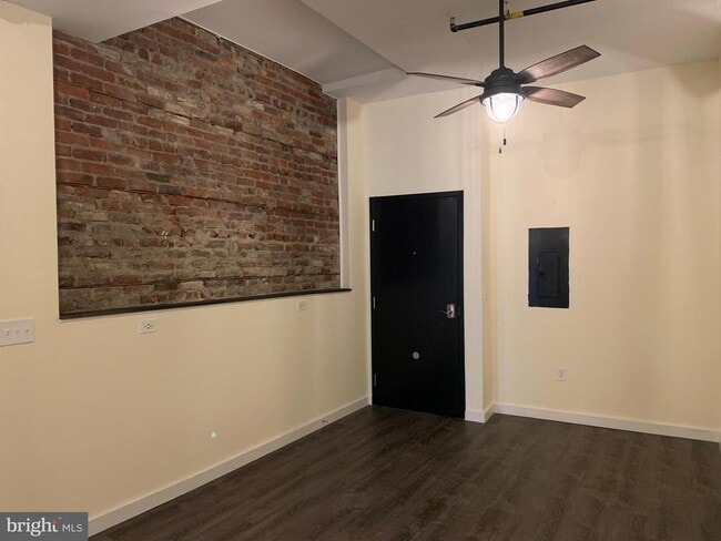 833 N Market St Unidad 202