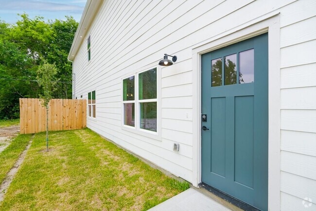 Building Photo - 7903 Sunnyhill St Rental