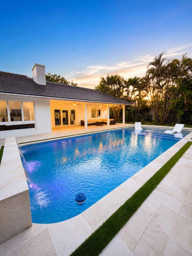 Photo - 2932 Banyan Blvd Cir NW