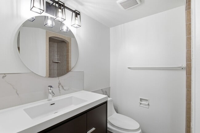 Building Photo - 364 Sabrina Bay SW